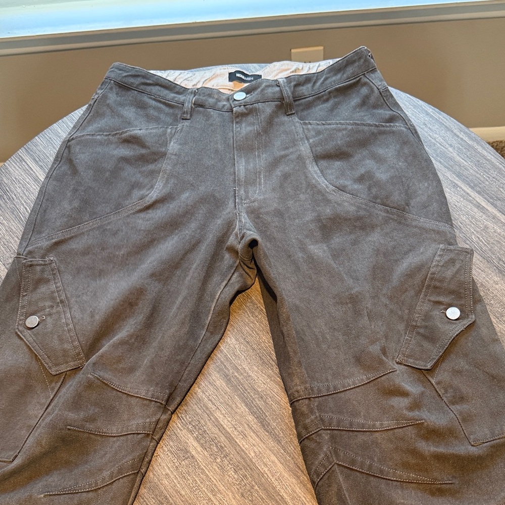 Fashion Nova Men's Cargo Pants never worn, The black marks inside came with